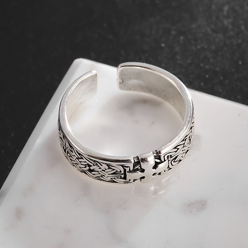 Anillo Cruz Celta: Fe Atemporal y Devoción Intrincada