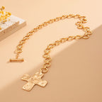 Collar de la Serie Cruz Martillada: Fe Contemporánea y Devoción Estilizada