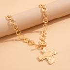 Collar de la Serie Cruz Martillada: Fe Contemporánea y Devoción Estilizada