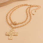 Collar de la Serie Cruz Martillada: Fe Contemporánea y Devoción Estilizada