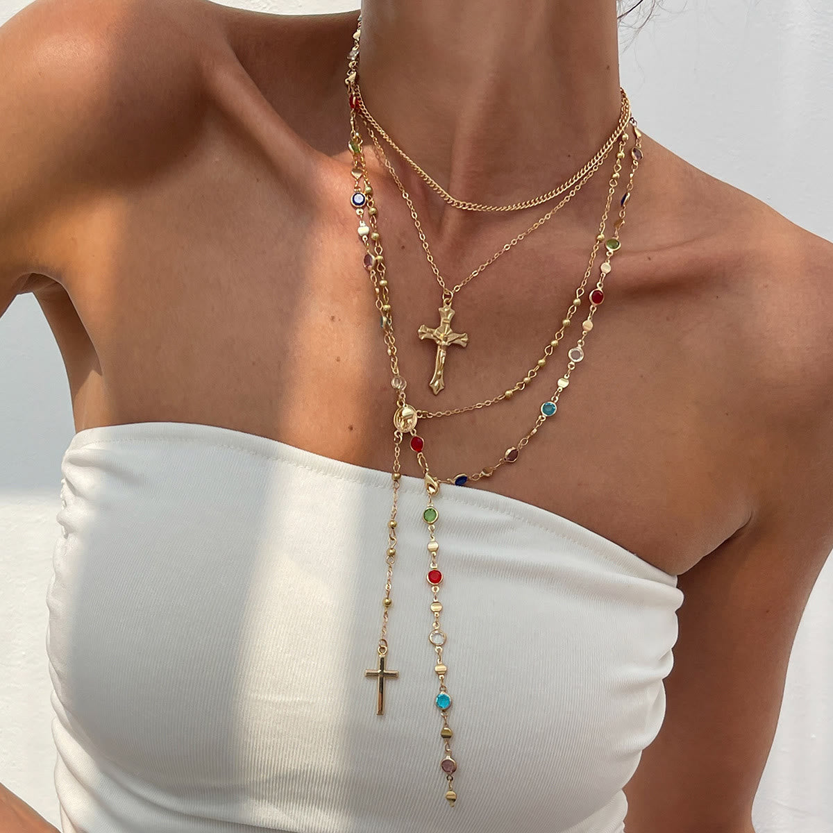 Juego de Collares de Cruz en Capas: Expresión de Fe y Moda Multicapa
