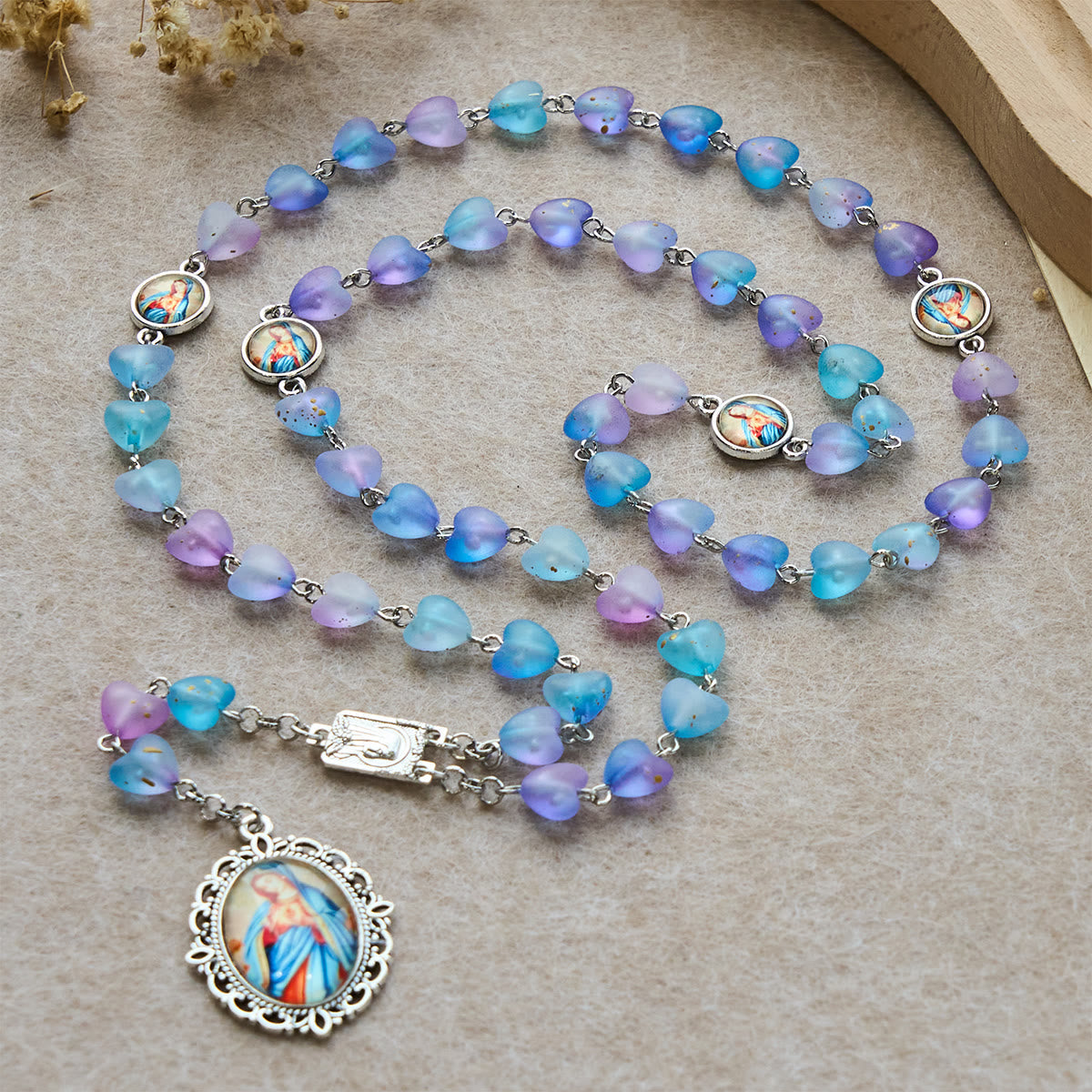 Rosario y Pulsera de Corazón Azul y Mariposa: Devoción y Espiritualidad Artística