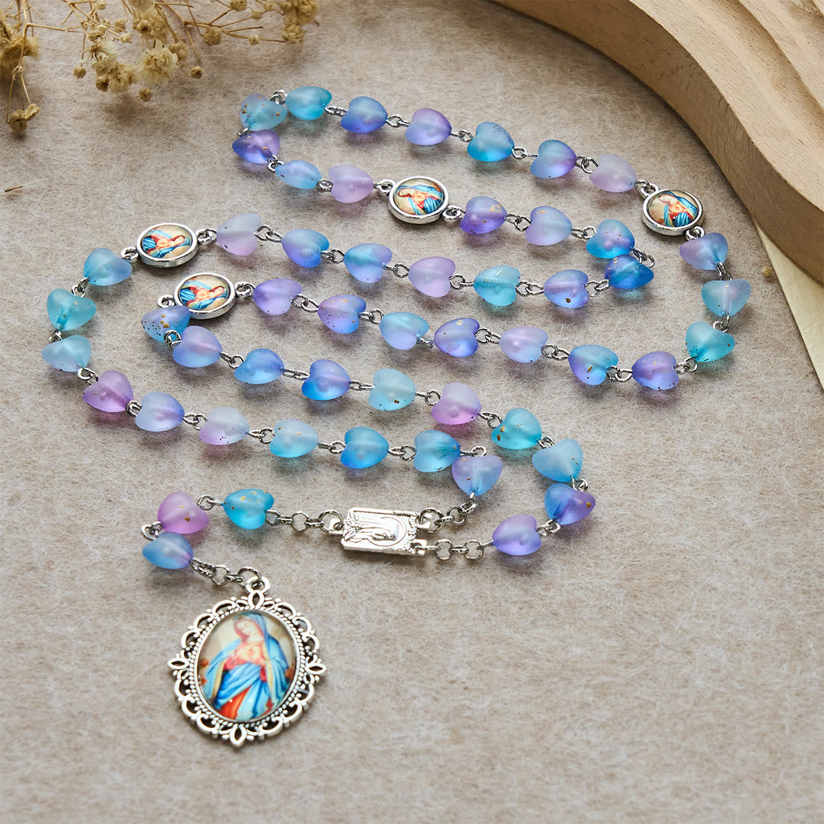 Rosario y Pulsera de Corazón Azul y Mariposa: Devoción y Espiritualidad Artística