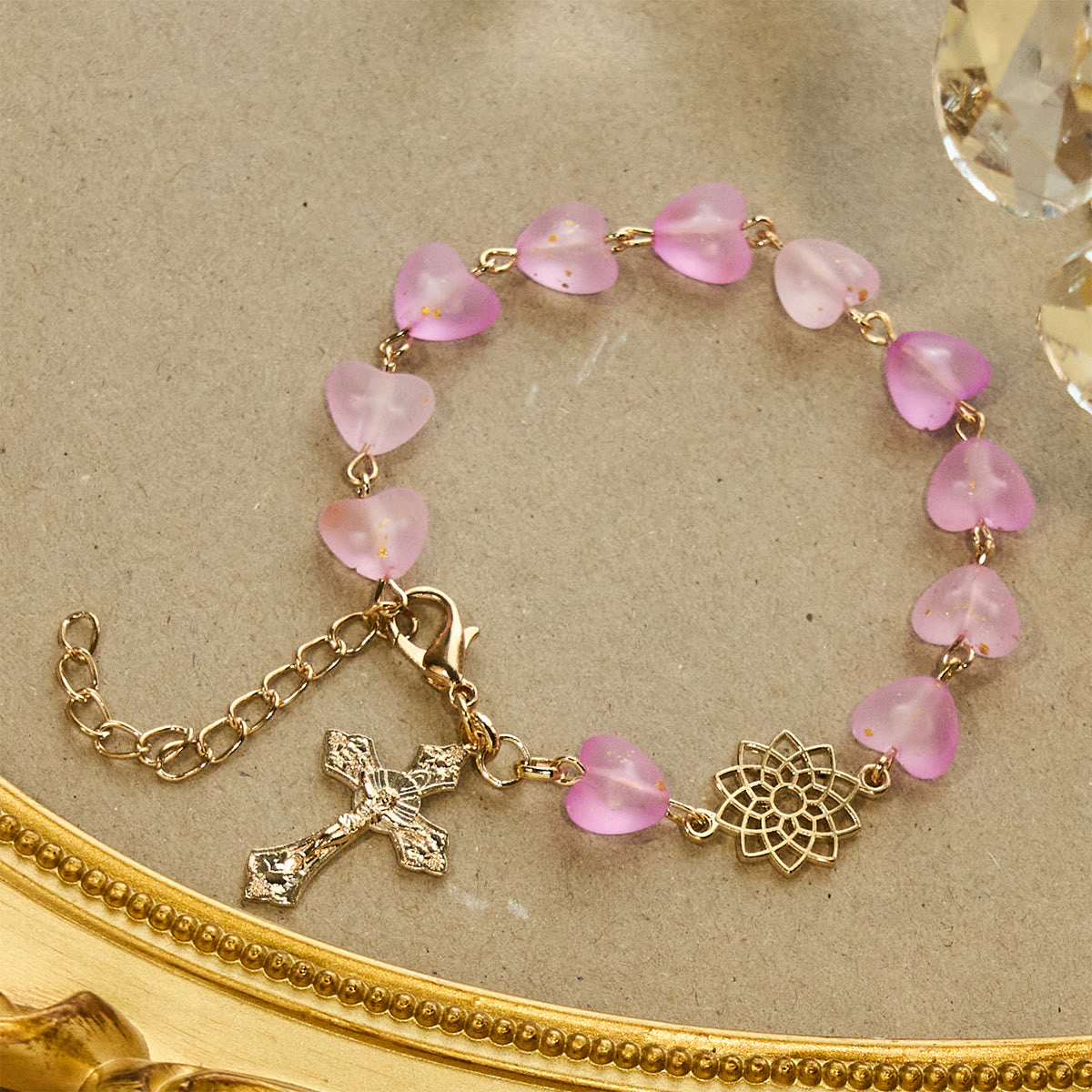Rosario de Corazón Rosa y Mariposa, Pulsera: Devoción y Espiritualidad Artística