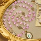 Rosario de Corazón Rosa y Mariposa, Pulsera: Devoción y Espiritualidad Artística
