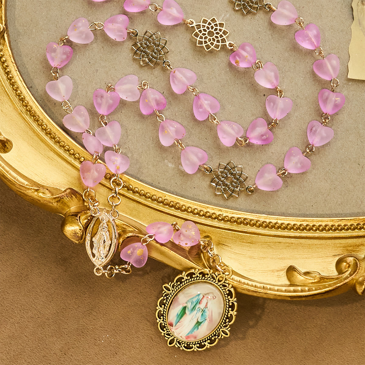 Rosario de Corazón Rosa y Mariposa, Pulsera: Devoción y Espiritualidad Artística