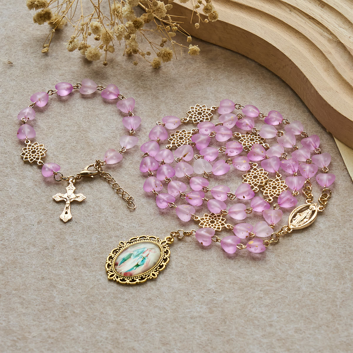 Rosario de Corazón Rosa y Mariposa, Pulsera: Devoción y Espiritualidad Artística
