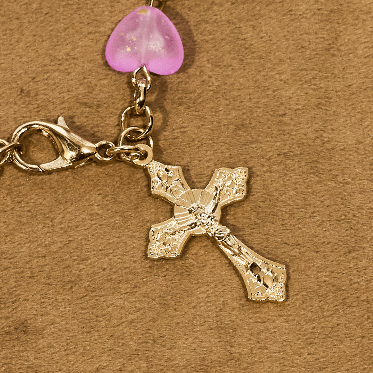 Rosario de Corazón Rosa y Mariposa, Pulsera: Devoción y Espiritualidad Artística