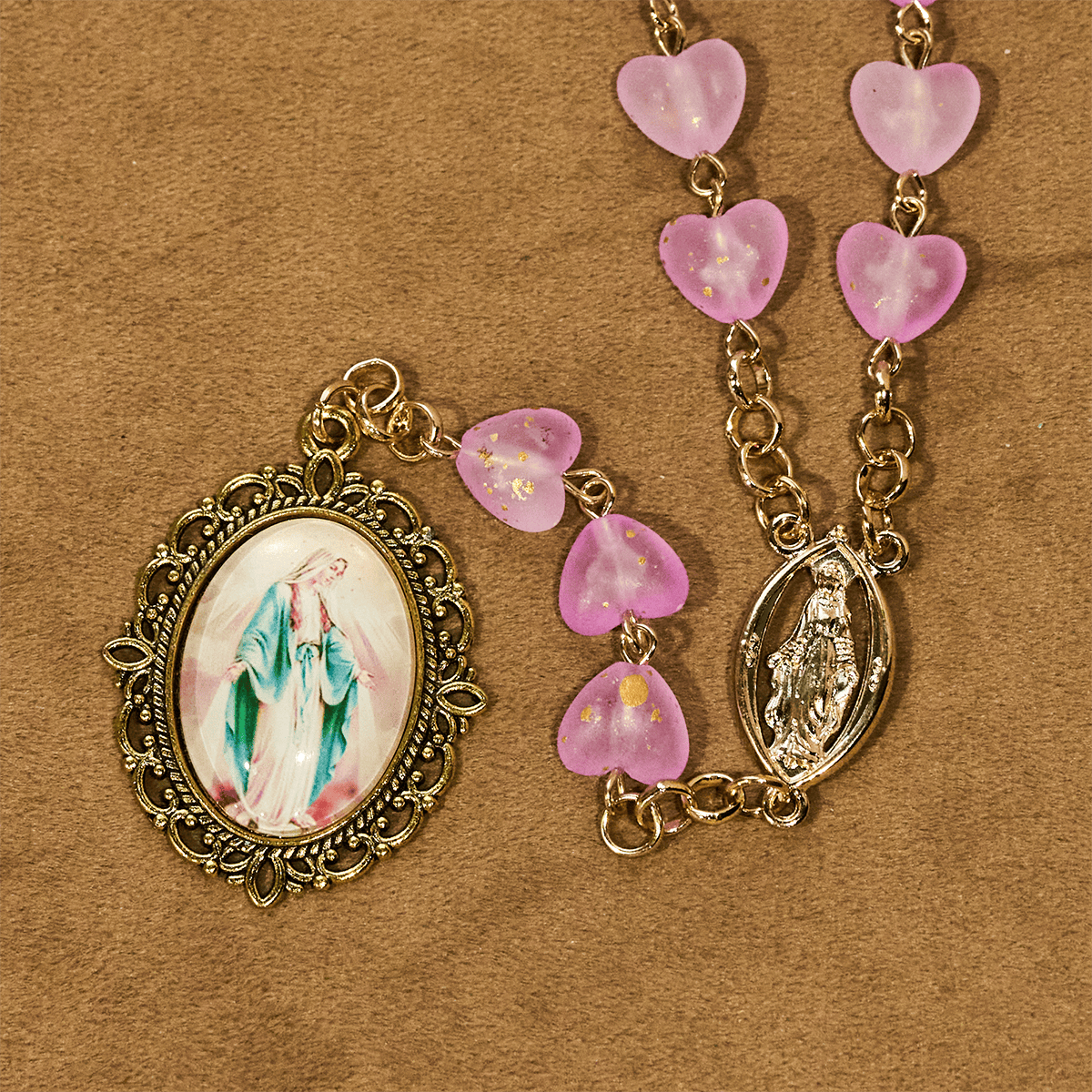 Rosario de Corazón Rosa y Mariposa, Pulsera: Devoción y Espiritualidad Artística
