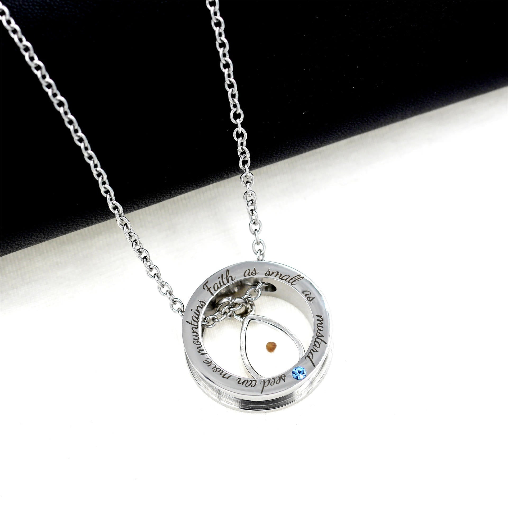 Collar de Fe como Semilla de Mostaza: Encantos Variados y Símbolo Sagrado para Uso Diario