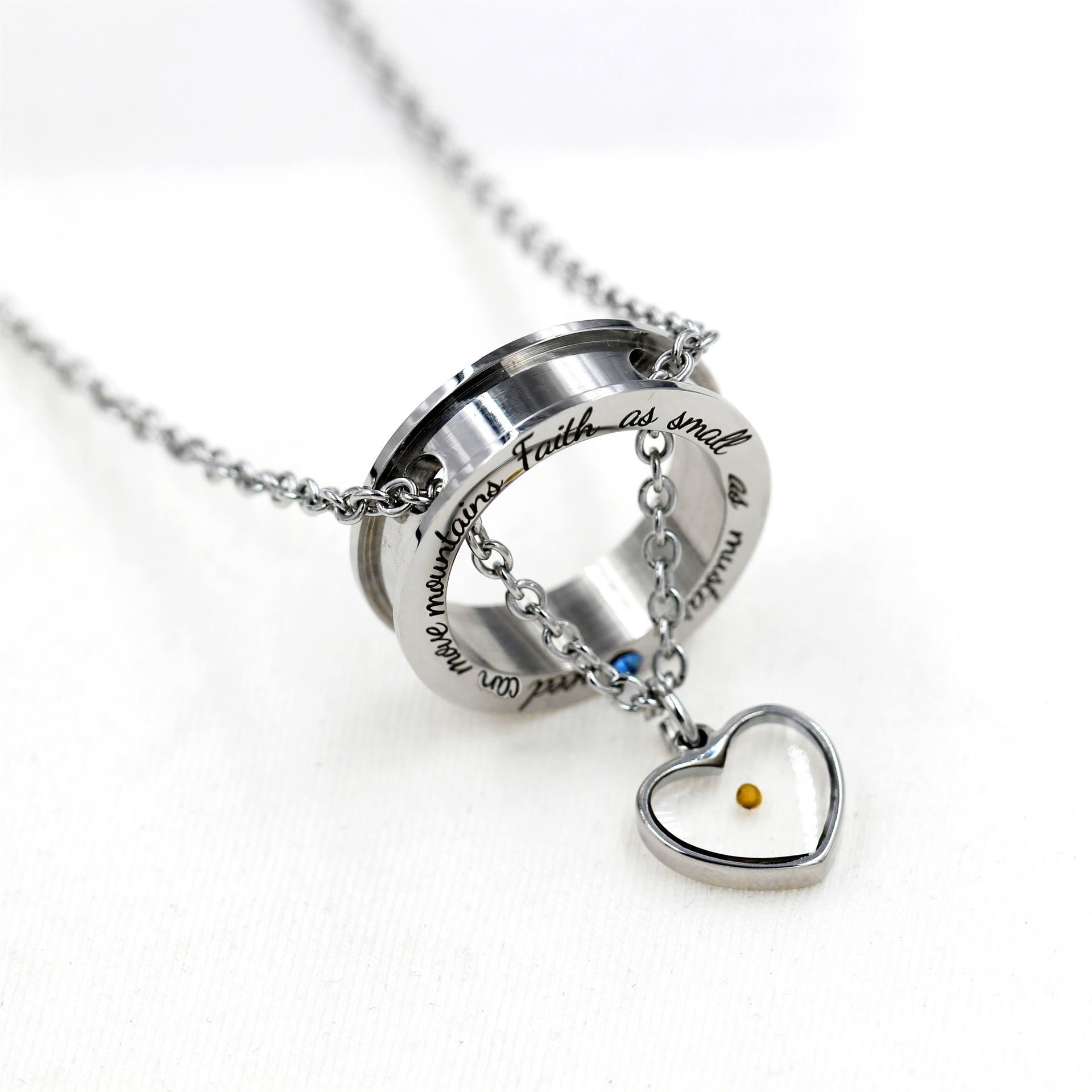 Collar de Fe como Semilla de Mostaza: Encantos Variados y Símbolo Sagrado para Uso Diario
