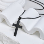 Collar Minimalista con Cruz y Detalle "JESÚS": Expresión Sutil de Fe