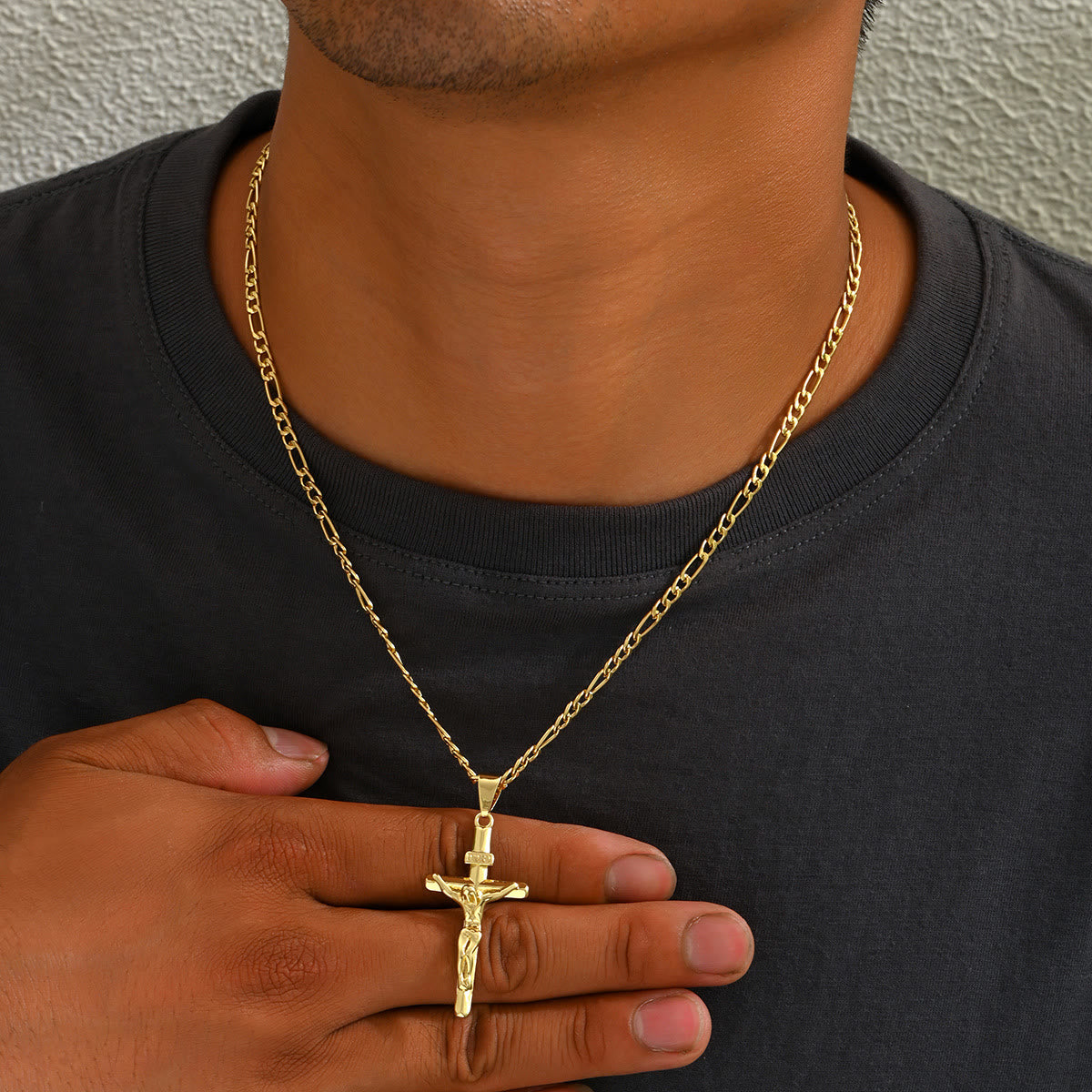 Collar de Crucifijo Sagrado de 4 Estilos: Diseño Elegante y Recordatorio de Fe para Cada Día