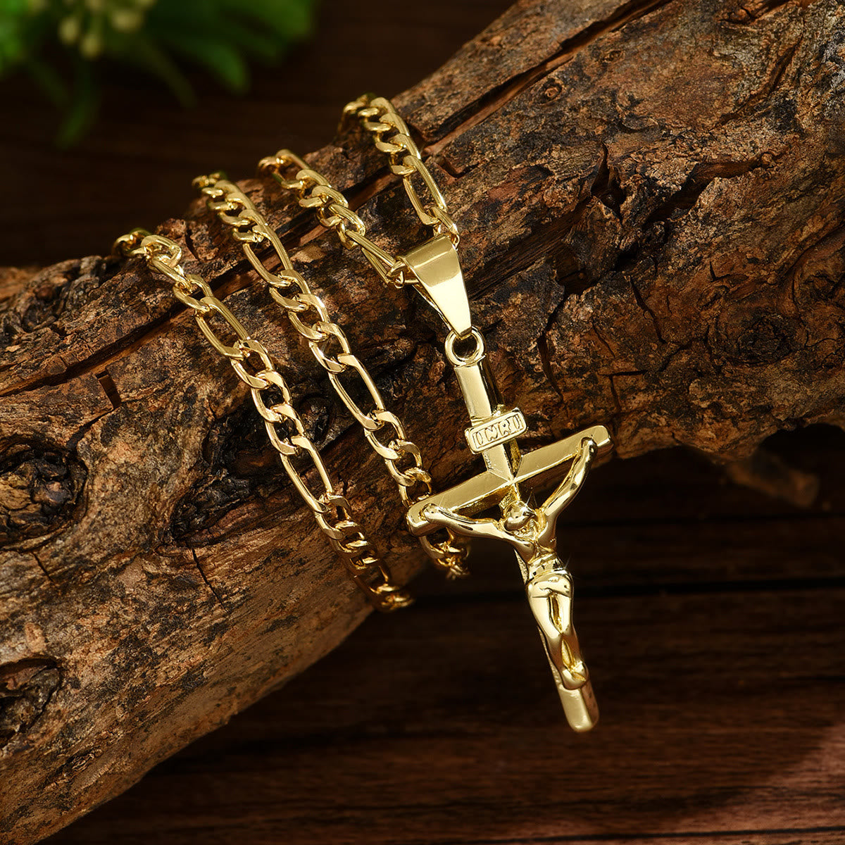 Collar de Crucifijo Sagrado de 4 Estilos: Diseño Elegante y Recordatorio de Fe para Cada Día