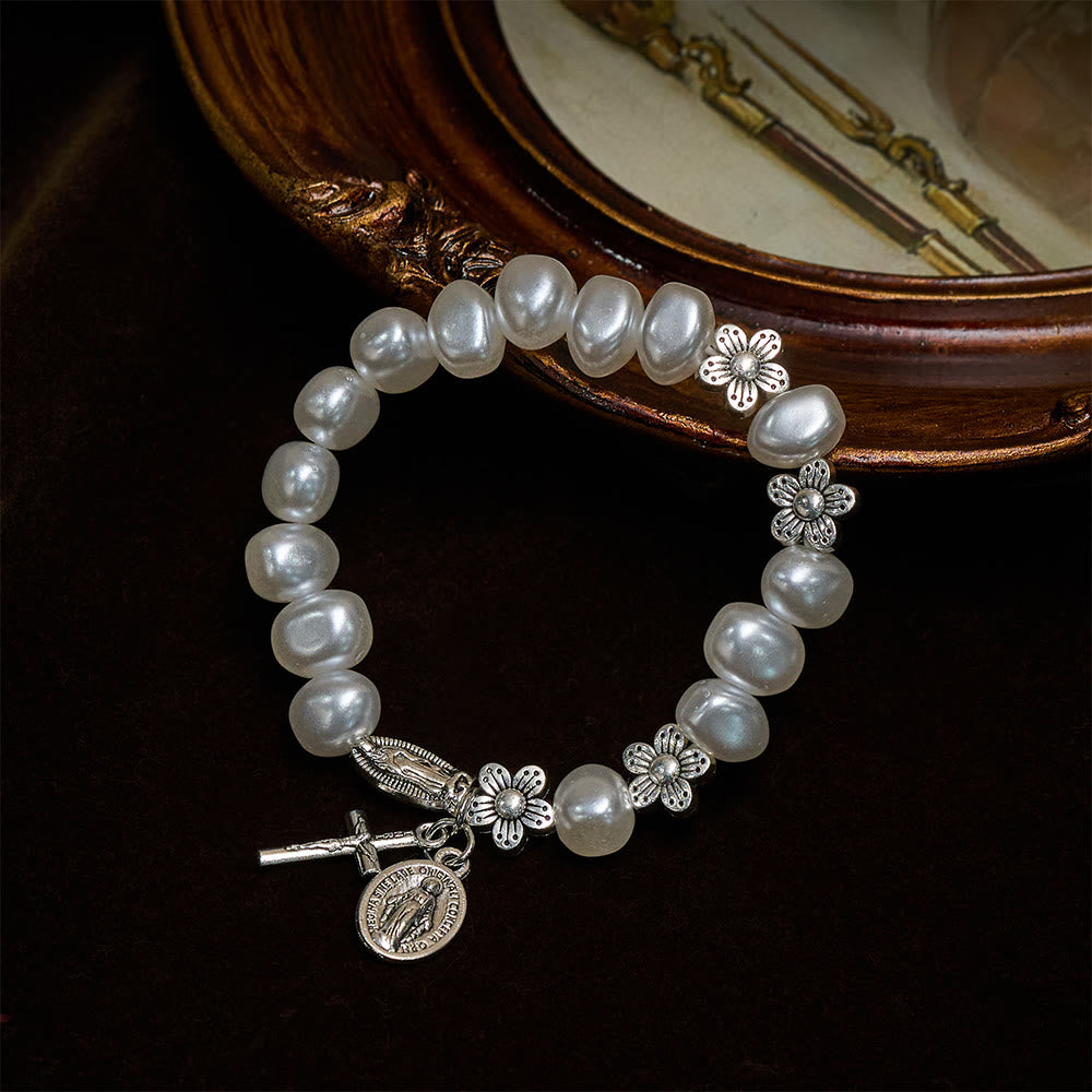 Pulsera Luz de Gracia — Perlas Suaves con Charms Devocionales