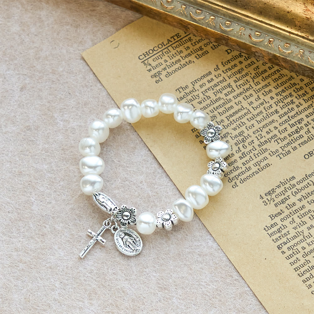 Pulsera Luz de Gracia — Perlas Suaves con Charms Devocionales