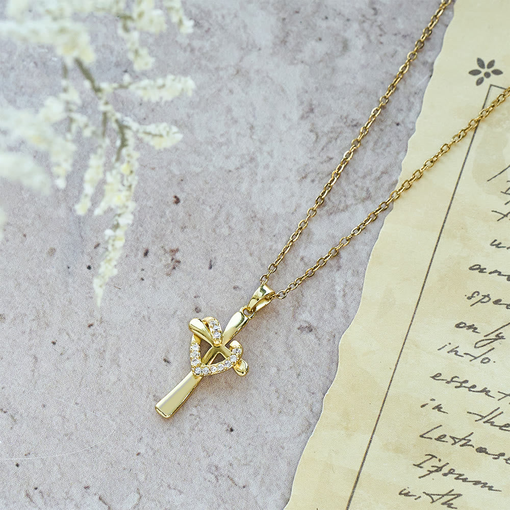 Collar de Corazón y Cruz de Doble Tono con Zircones: Fusión de Amor y Fe