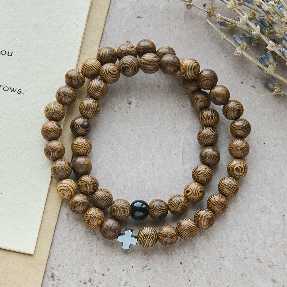Pulsera de Cruz de Madera en Capas: Devoción Silenciosa para Momentos Cotidianos
