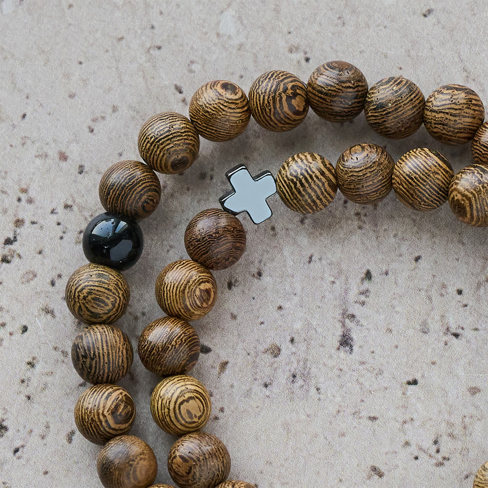 Pulsera de Cruz de Madera en Capas: Devoción Silenciosa para Momentos Cotidianos