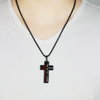 Collar Cruz de Rugby/Baloncesto: Devoción Gentil para Amantes del Deporte