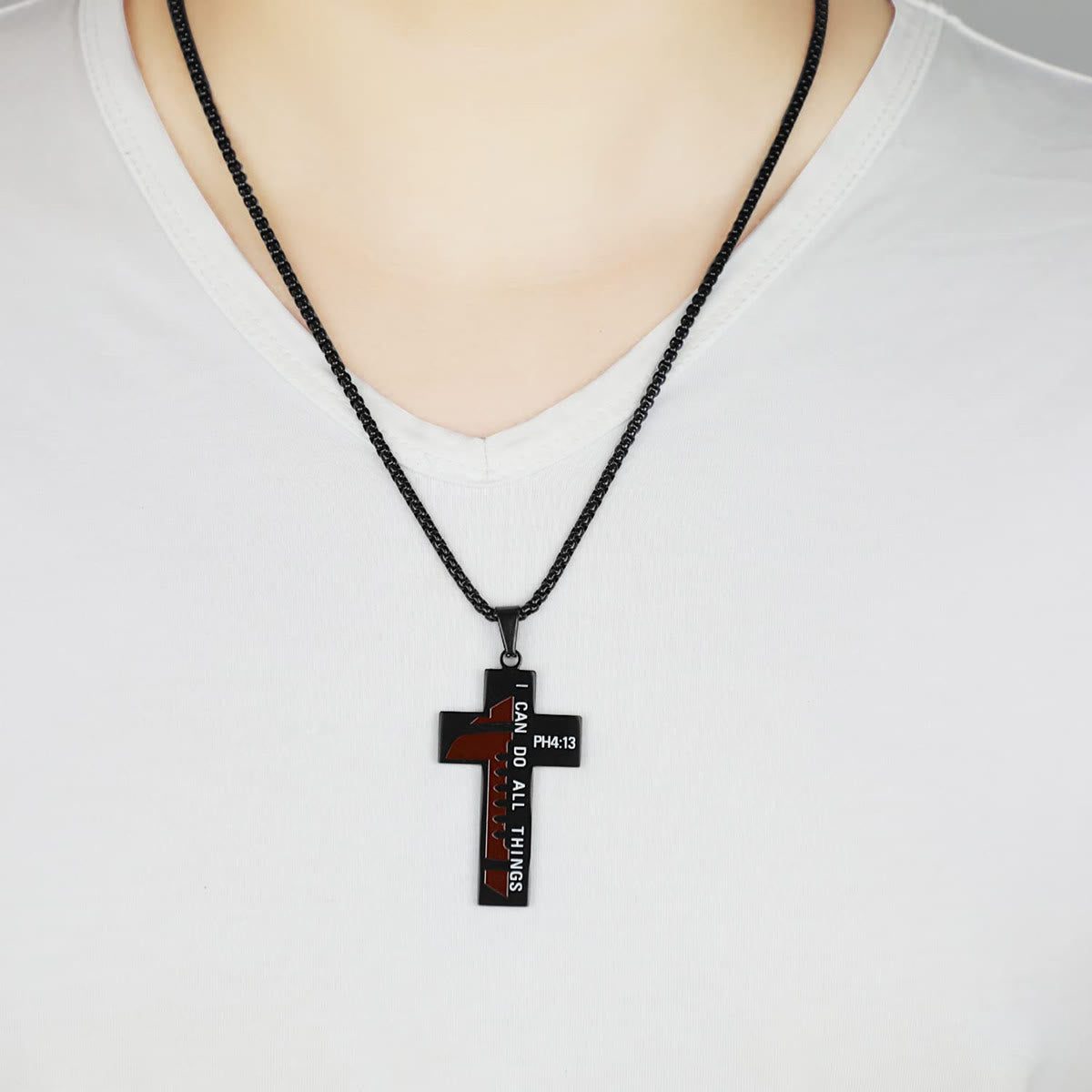Collar Cruz de Rugby/Baloncesto: Devoción Gentil para Amantes del Deporte