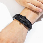 Pulsera de Cuero con Cruz de Tres Estilos: Fe Personalizada en Cada Hilo