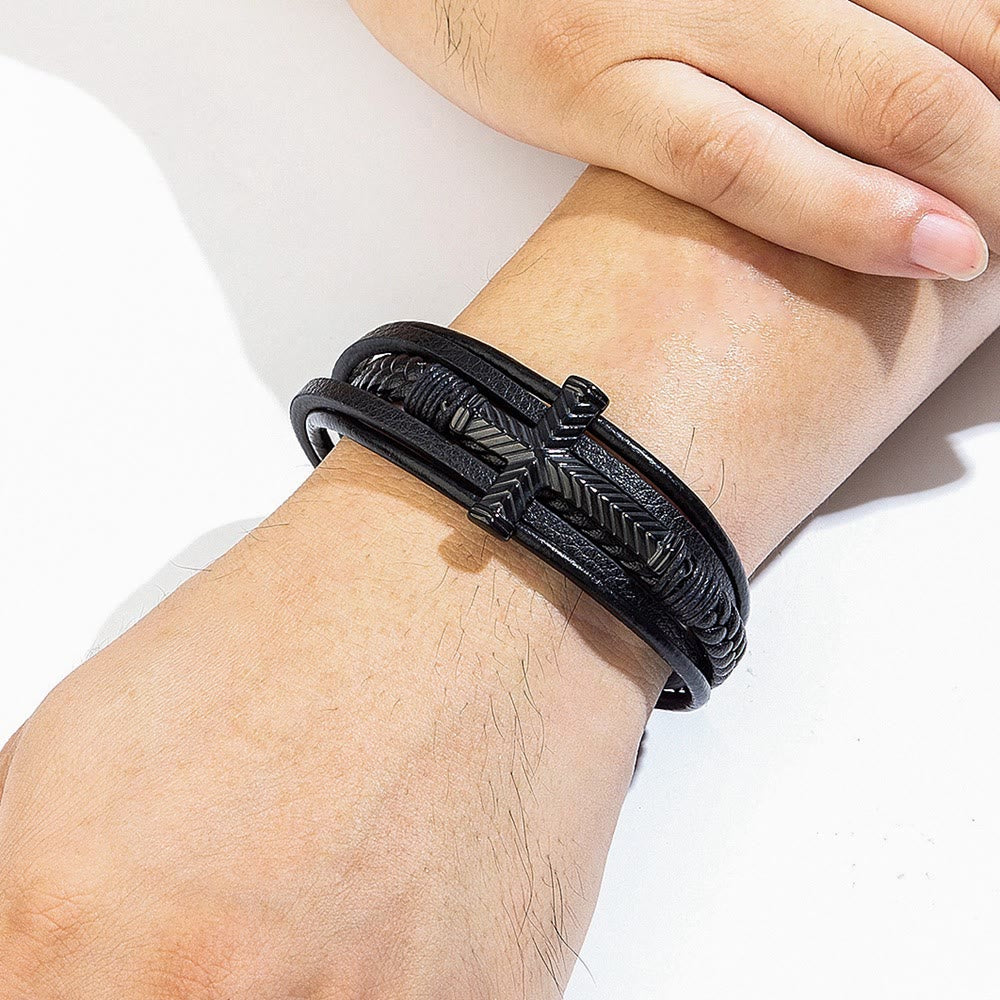 Pulsera de Cuero con Cruz de Tres Estilos: Fe Personalizada en Cada Hilo