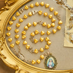Conjunto de Rosario y Pulsera de Perlas en Forma de Corazón Amarillo: Tierno Compañero de Gracia Diaria