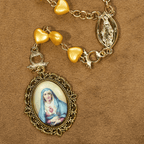 Conjunto de Rosario y Pulsera de Perlas en Forma de Corazón Amarillo: Tierno Compañero de Gracia Diaria