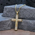 Collar Paved de Crucifijo de Jesús: Detalle Brillante para la Fe y Estilo Diario