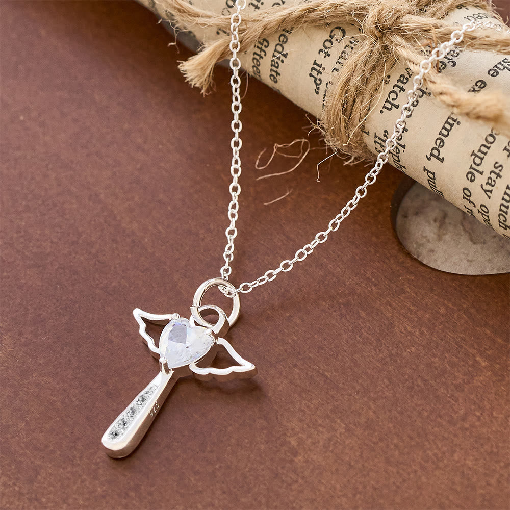 Collares de Cruz Angelical y Circonitas: Confort Suave con Simbolismo Sagrado