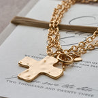Collar de la Serie Cruz Martillada: Fe Contemporánea y Devoción Estilizada