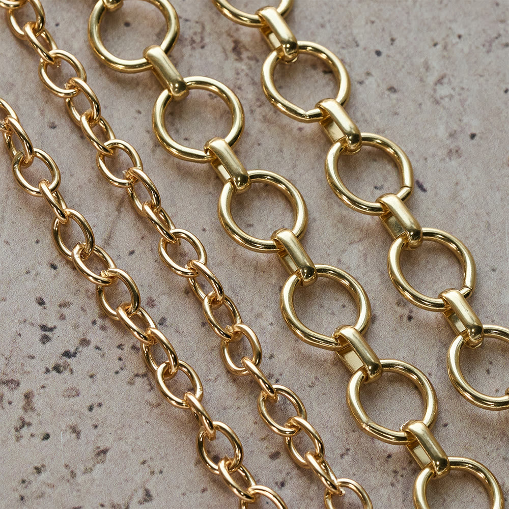Collar de la Serie Cruz Martillada: Fe Contemporánea y Devoción Estilizada