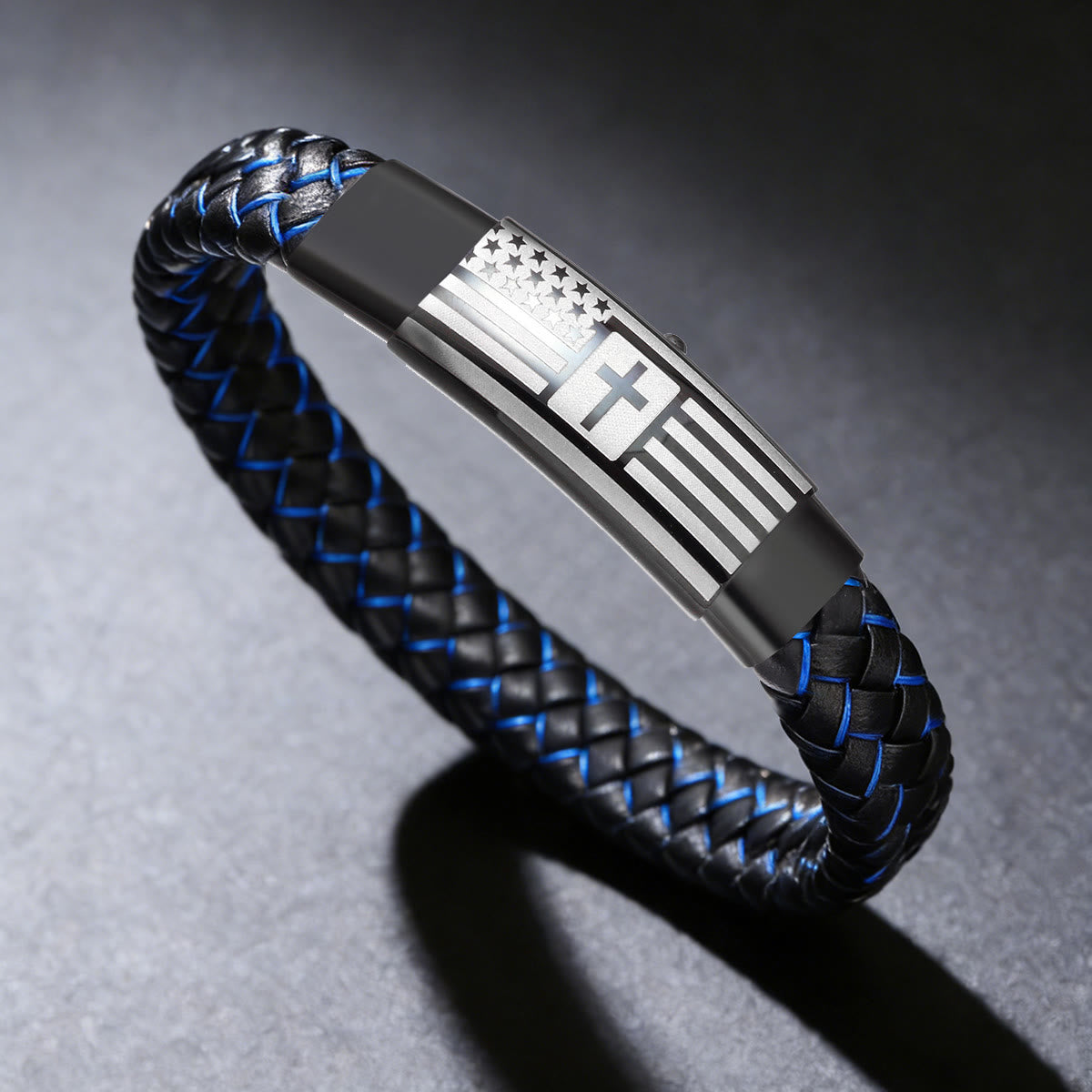 Pulsera de Cuero Trenzado con Cruz de Josué 1:9: Coraje Audaz para el Uso Diario