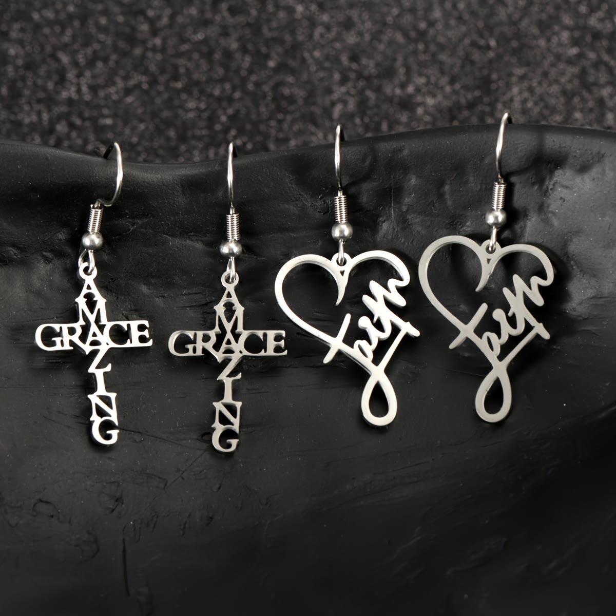 Pendiente de Fe Cross & Grace: Creencia Delicada para el Uso Diario