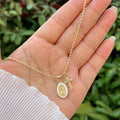 Collar Doble Fe de Nuestra Señora y Cruz: Compañero Constante para la Creencia Diaria