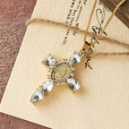 Collar de Cruz de la Virgen María de Diamante