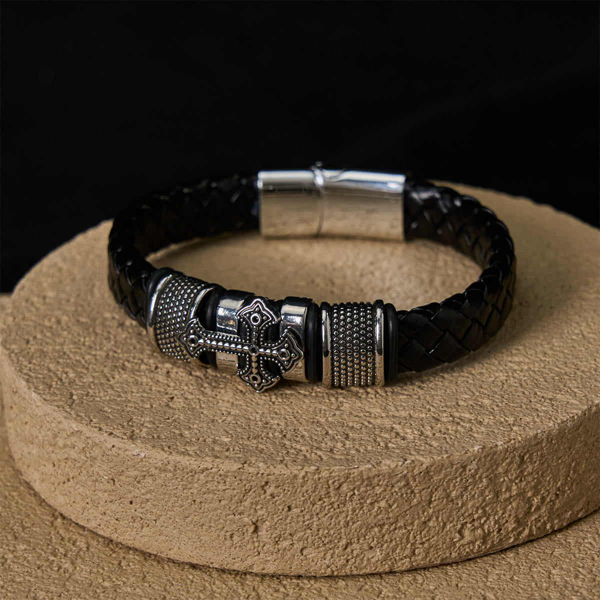 Pulsera de Cuero Clásica de Dos Tonos con Cruz Santa y Diseño Trenzado