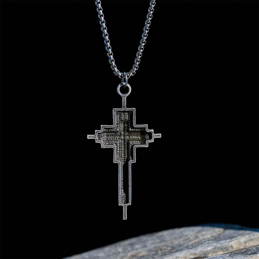Collar de Cruz de Aleación Estructurada: Joyería de Fe Moderna en Capas