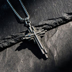 Collar de Cruz de Aleación Estructurada: Joyería de Fe Moderna en Capas