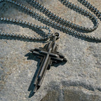 Collar de Cruz de Aleación Estructurada: Joyería de Fe Moderna en Capas