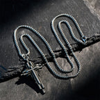 Collar de Cruz de Aleación Estructurada: Joyería Moderna de Fe en Capas