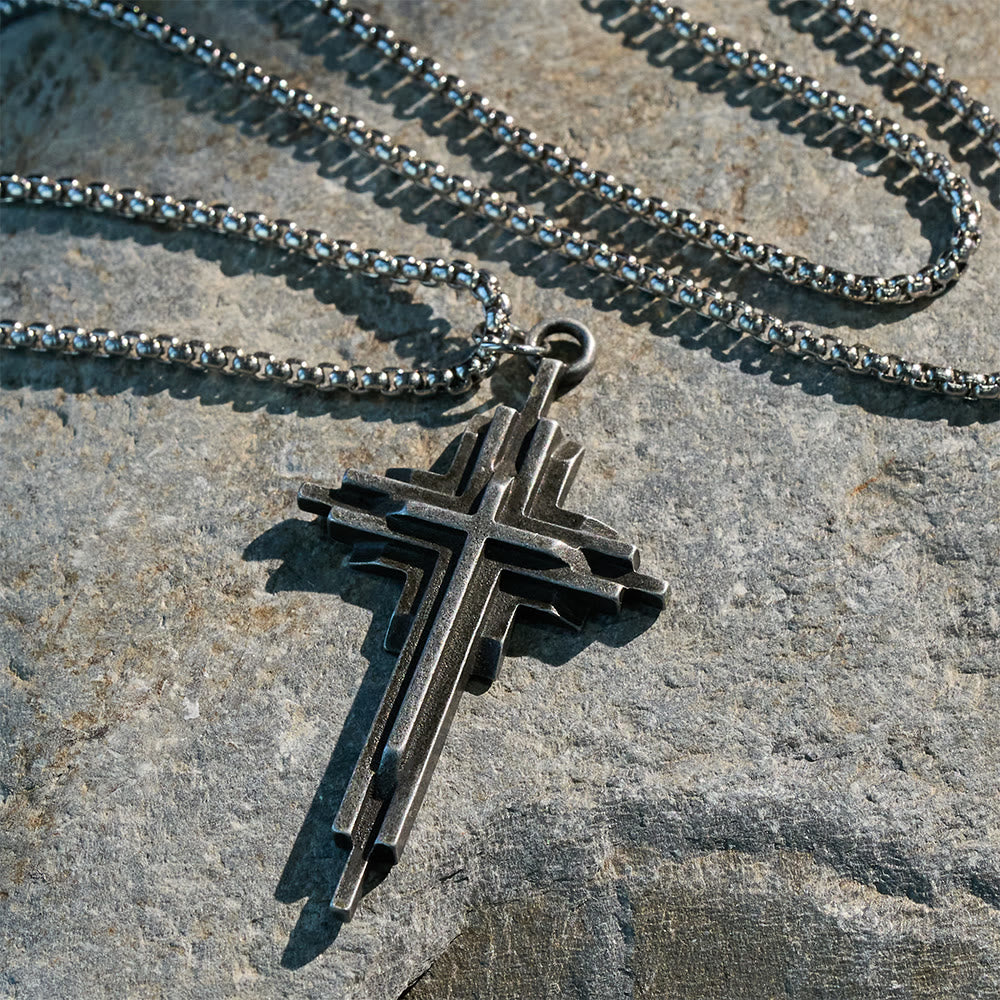 Collar de Cruz de Aleación Estructurada: Joyería Moderna de Fe en Capas