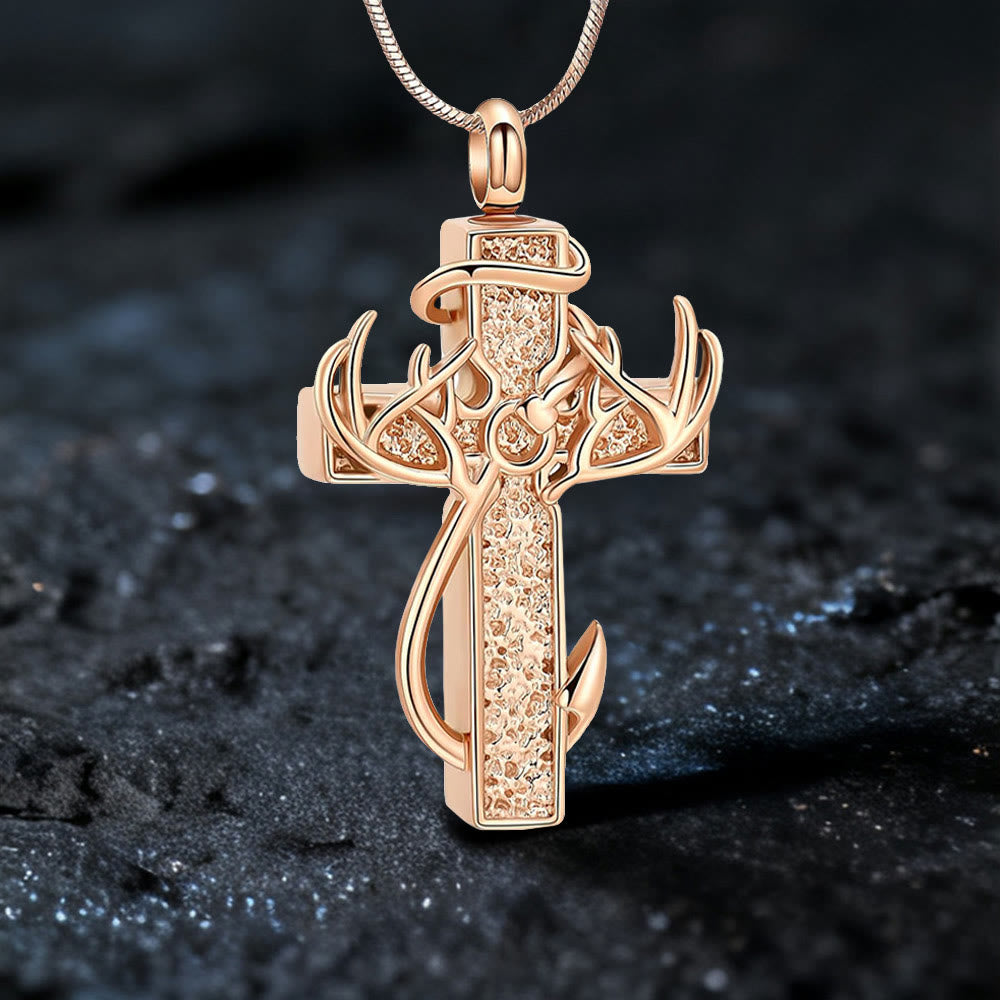 Collar con Colgante de Cruz de Caza y Pesca: Fe y Devoción Espiritual al Aire Libre