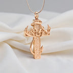 Collar con Colgante de Cruz de Caza y Pesca: Fe y Devoción Espiritual al Aire Libre