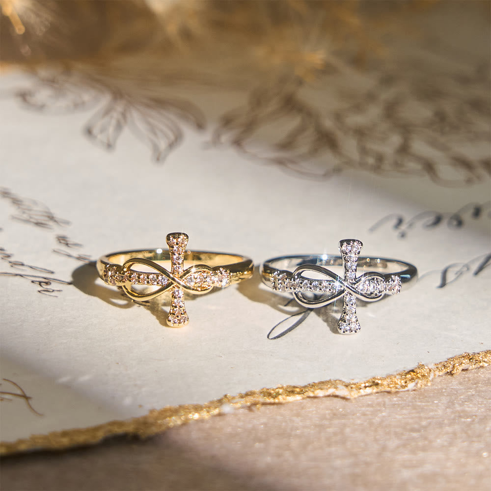 Anillo Cruz Mobius Dorado/Plateado: Lleva Su Gracia en el Uso Diario