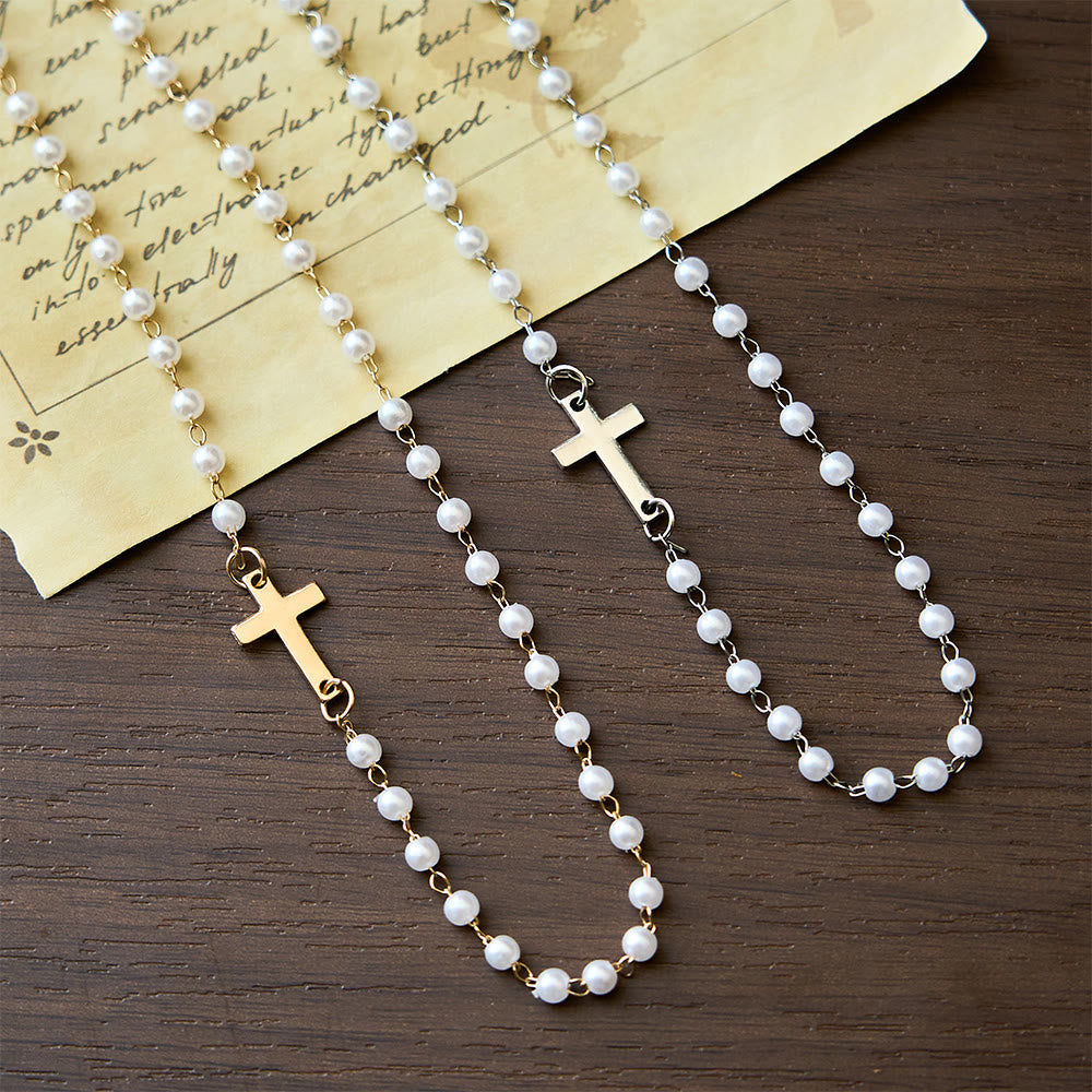 Collar de Perlas Blancas con Cruz: Devoción Elegante y Gracia Fiel