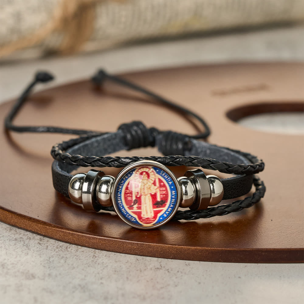 Pulsera Ajustable Multicolor de San Benito: Un Símbolo Contra la Negatividad y el Miedo