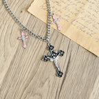 Collar de Cadena con Colgante Triple Crucifijo de Estilo Clásico y Colorido