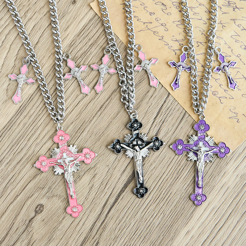 Collar de Cadena con Colgante Triple Crucifijo de Estilo Clásico y Colorido